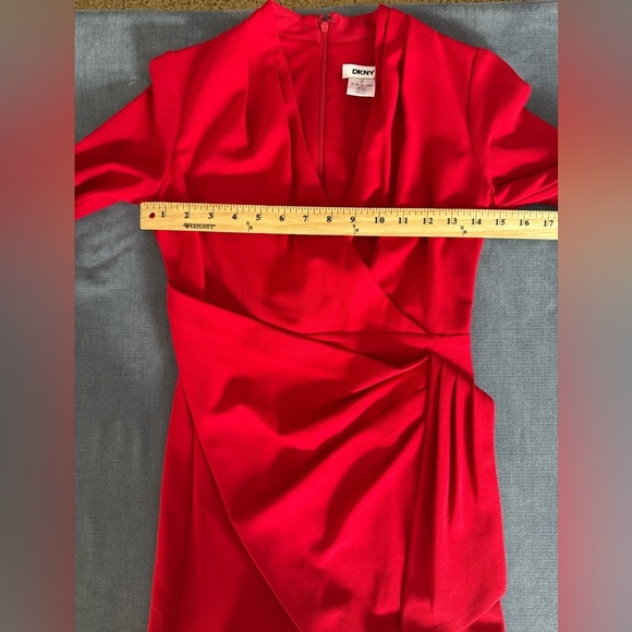 DKNY Womens Red Draped Ruched Sheath Long Sleeve Knee Length Wrap New Dress 2P - Picture 10 of 10